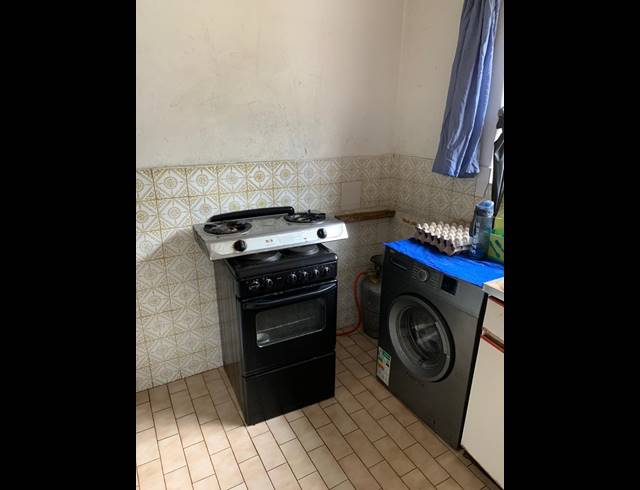 2 BEDROOM TOWNHOUSE FOR SALE IN WINDSOR EAST